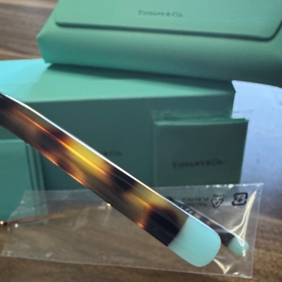 Tiffany & Co. Brown Sunglasses with Tortoise Pattern main image 4